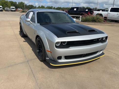 Used 2023 Dodge Challenger SRT Hellcat RWD image 2
