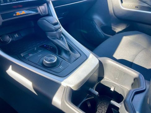 Used 2025 Toyota RAV4 LE AWD/4WD image 15