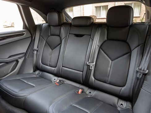 Used 2026 Porsche Macan image 27