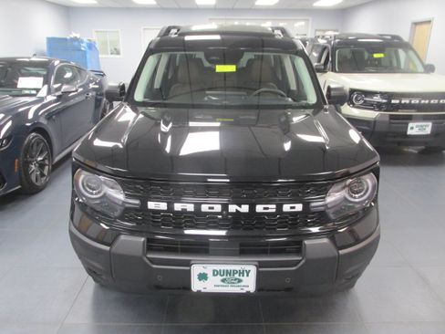 Used 2025 Ford Bronco Sport Outer Banks w/ Outer Banks Tech Package+ AWD/4WD image 2