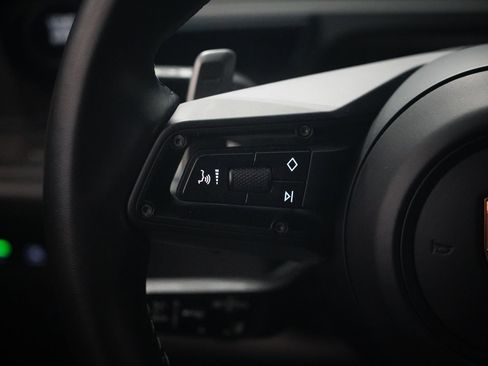 Used 2025 Porsche Cayenne Turbo GT image 17