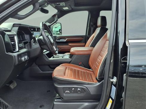 Used 2024 GMC Sierra 2500 Denali Ultimate w/ Max Trailering Package AWD/4WD image 11