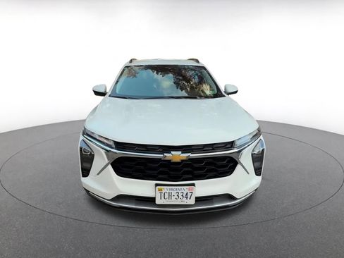 Used 2025 Chevrolet Trax LT image 4