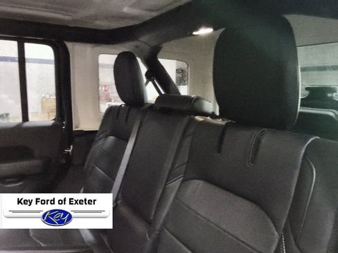 Used 2023 Jeep Wrangler Unlimited Sahara w/ Cold Weather Group AWD/4WD image 23