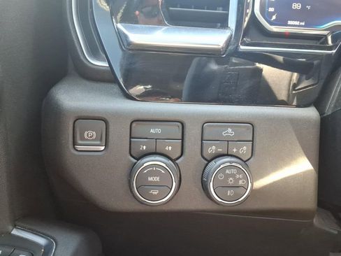 Used 2022 Chevrolet Silverado 1500 RST w/ Convenience Package II AWD/4WD image 13