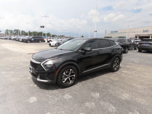 Used 2023 Kia Sportage EX FWD image 2