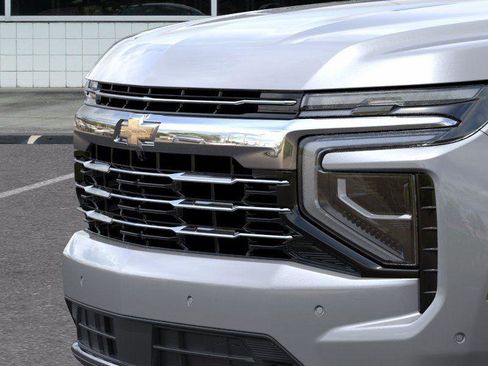 New 2026 Chevrolet Suburban LT RWD image 13