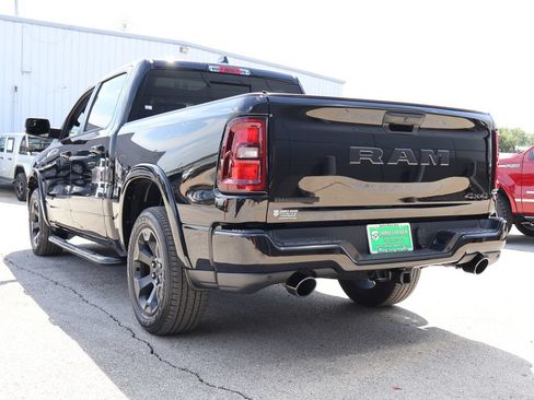 Used 2025 RAM 1500 Big Horn AWD/4WD image 3