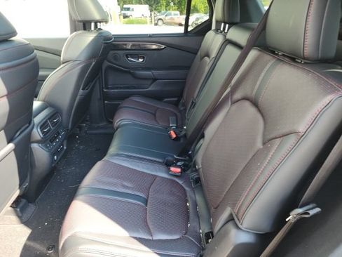 Used 2025 Honda Pilot Black Edition image 30