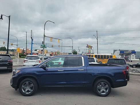Used 2022 Honda Ridgeline RTL-E image 2