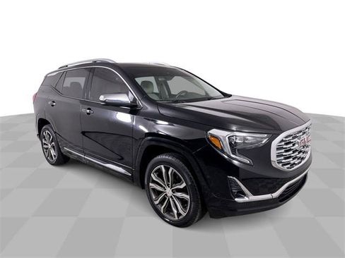 Used 2020 GMC Terrain Denali w/ Denali Premium Package image 2