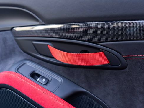 Used 2018 Porsche 911 GT2 RS RWD image 33