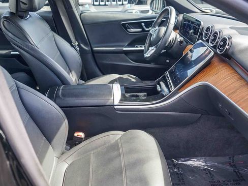 Used 2025 Mercedes-Benz C 300 4MATIC Sedan image 15