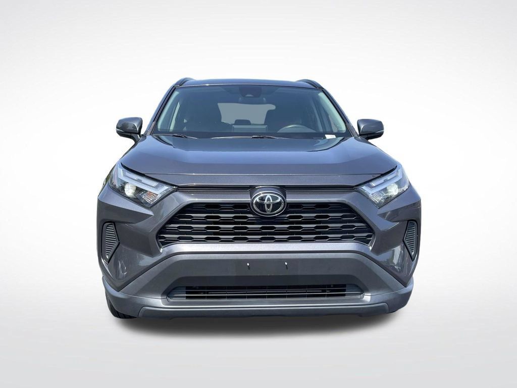 Used 2024 Toyota RAV4 XLE AWD/4WD image 2