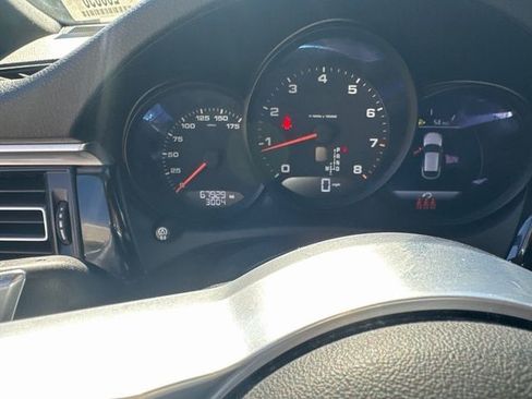 Used 2021 Porsche Macan image 11