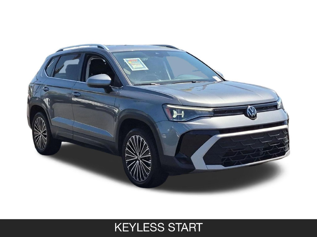 Used 2025 Volkswagen Taos SE FWD image 2