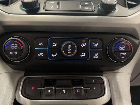 Used 2023 GMC Acadia SLE image 22