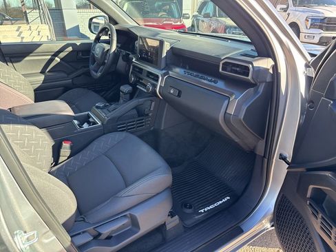 Used 2025 Toyota Tacoma SR5 image 17