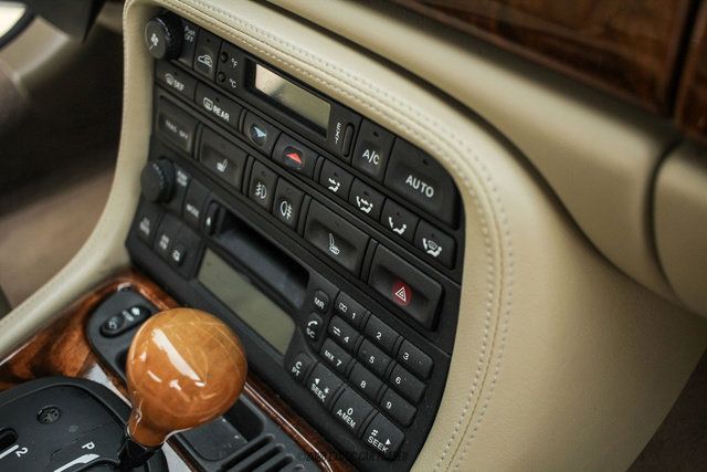 Used 1999 Jaguar XK8 Convertible RWD image 32