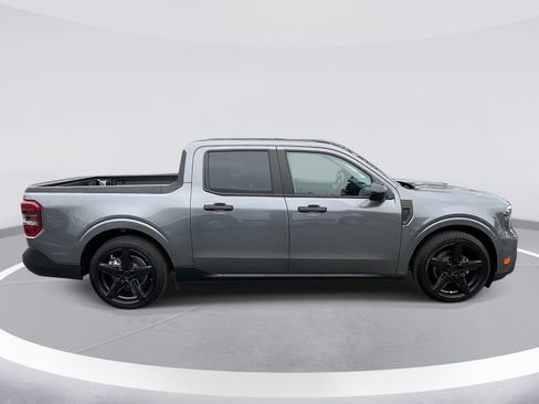 Certified 2025 Ford Maverick XLT w/ Black Appearance Package AWD/4WD image 4