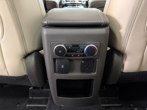 Used 2021 Ford Explorer Platinum w/ Equipment Group 601A AWD/4WD image 13