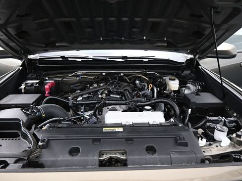 Used 2025 Toyota Tacoma TRD Sport AWD/4WD image 25