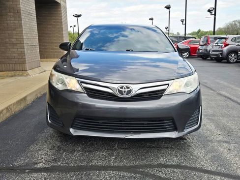 Used 2012 Toyota Camry LE image 2