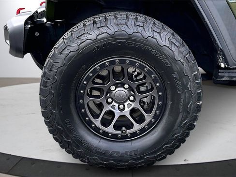 Certified 2023 Jeep Wrangler Rubicon w/ Xtreme 35 Tire Package image 33