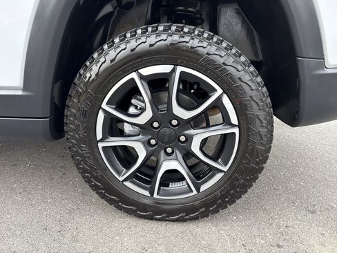 Used 2024 Jeep Compass Trailhawk image 14