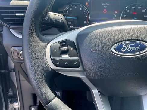 Certified 2024 Ford Explorer XLT RWD image 18