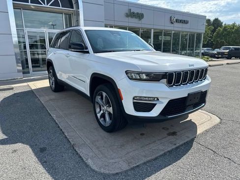 Certified 2023 Jeep Grand Cherokee Limited AWD/4WD image 10