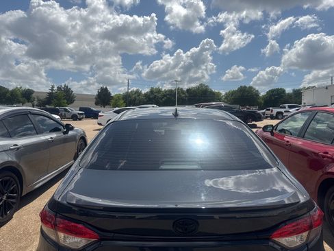 Used 2025 Toyota Corolla SE image 14