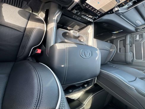 New 2026 RAM 2500 Laramie AWD/4WD image 23