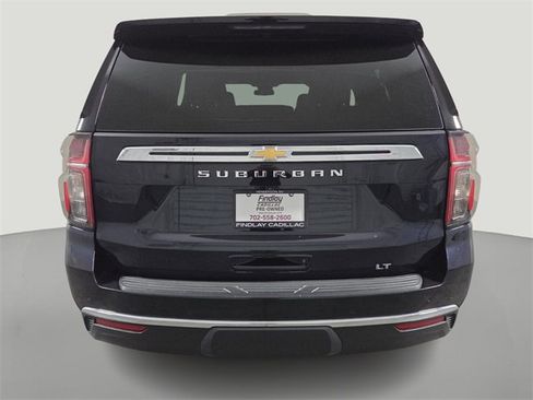 Used 2024 Chevrolet Suburban LT image 3