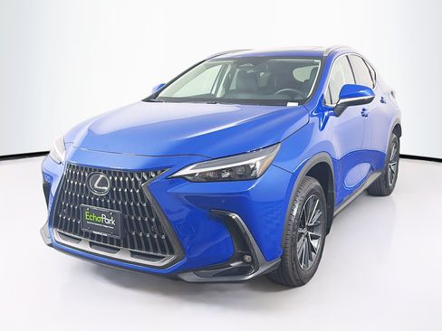 Used 2025 Lexus NX 250 FWD w/ Towing Package (2000 Lbs) image 3