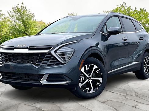 Used 2025 Kia Sportage EX image 12