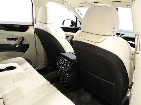 Used 2019 Bentley Bentayga AWD/4WD image 95