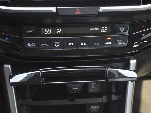 Used 2017 Honda Accord EX-L image 10