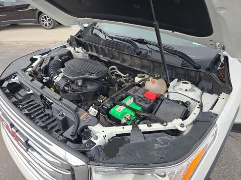 Used 2018 GMC Acadia SLT image 38