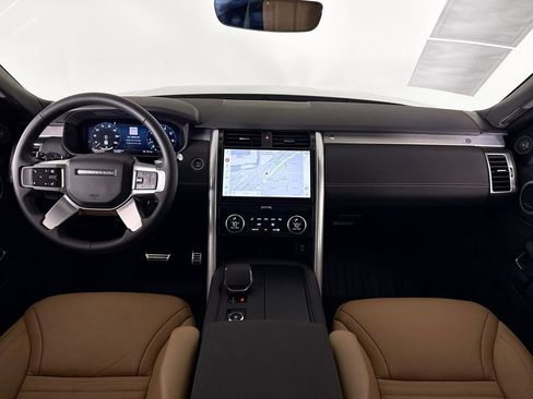 Used 2026 Land Rover Discovery Limited Edition AWD/4WD image 9