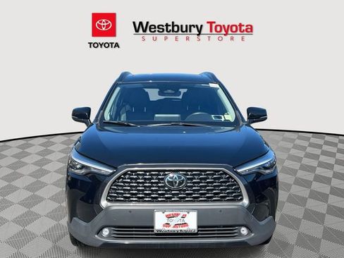 Certified 2023 Toyota Corolla Cross XLE w/ Convenience Package image 3