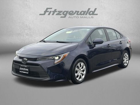 Used 2023 Toyota Corolla LE image 2