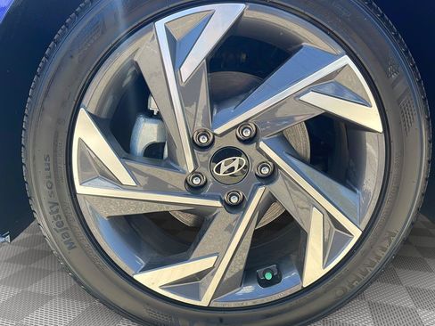 Used 2025 Hyundai Elantra Sport FWD image 10