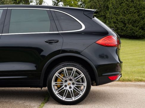Used 2013 Porsche Cayenne Diesel AWD/4WD image 3