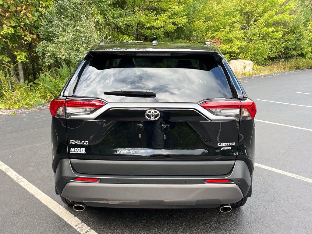 Used 2020 Toyota RAV4 Limited AWD/4WD image 4