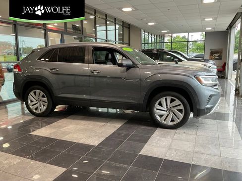 Used 2021 Volkswagen Atlas Cross Sport SE AWD/4WD image 1