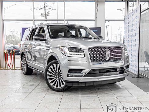Used 2021 Lincoln Navigator Reserve w/ Luxury Package AWD/4WD image 3