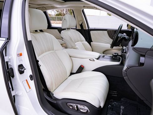 Used 2021 Lexus LS 500 AWD image 26