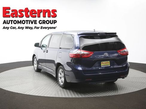 Used 2020 Toyota Sienna L FWD image 35