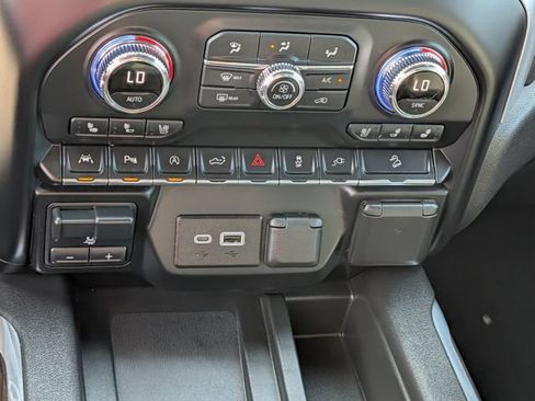 Used 2021 GMC Sierra 1500 SLT AWD/4WD image 15